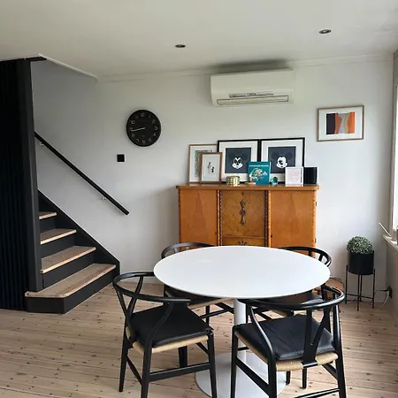 Modern Townhouse In Close To Ons 펜션 *