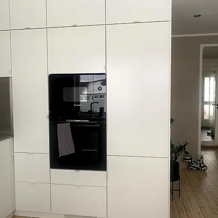 Modern Townhouse In Close To Ons *