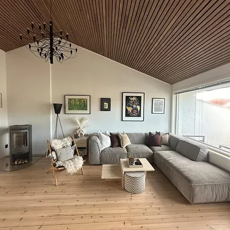 펜션 Modern Townhouse In Close To Ons